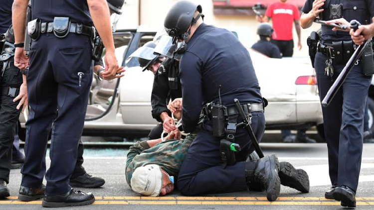 Two Los Angeles cops in critical condition after being shot - CGTN