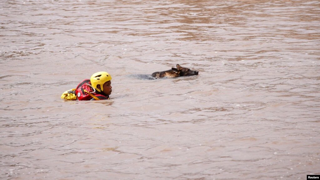 FILE PIC: Floods in South Africa. /Reuters