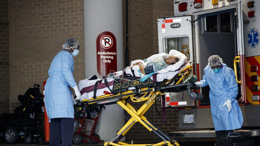 FILE PIC: A COVID-19 patient being wheeled to the hospital in the U.S. /Xinhua