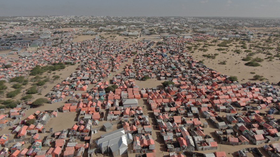 Aerial photo, taken on Feb. 5, 2023, shows makeshift houses of the Sirmaqabe IDP camp on the outskirts of Mogadishu, the capital of Somalia. /Xinhua