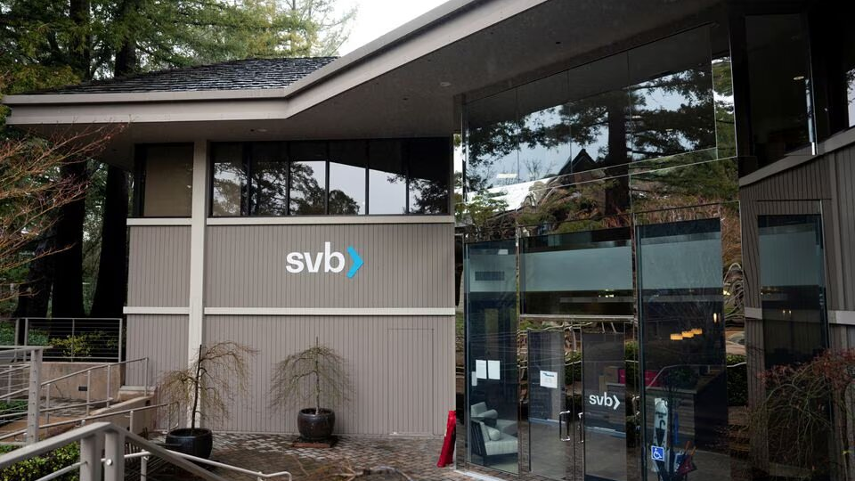 The main entrance of Silicon Valley Bank is seen in the U.S., March 10, 2023. /REUTERS