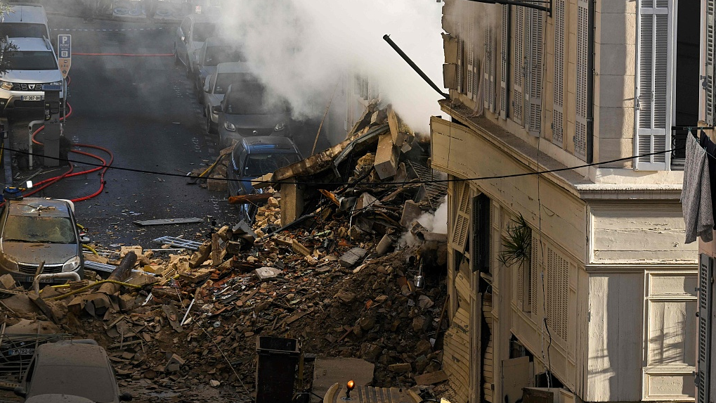 Eight people feared trapped in buildings collapse in Marseille. /CFP Photo