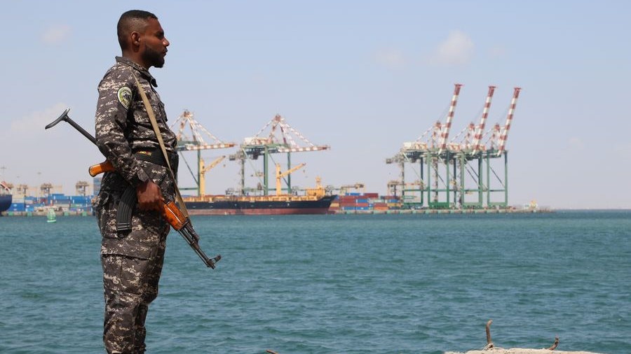 FILE PIC; A Yemeni soldier standing guard. /Xinhua
