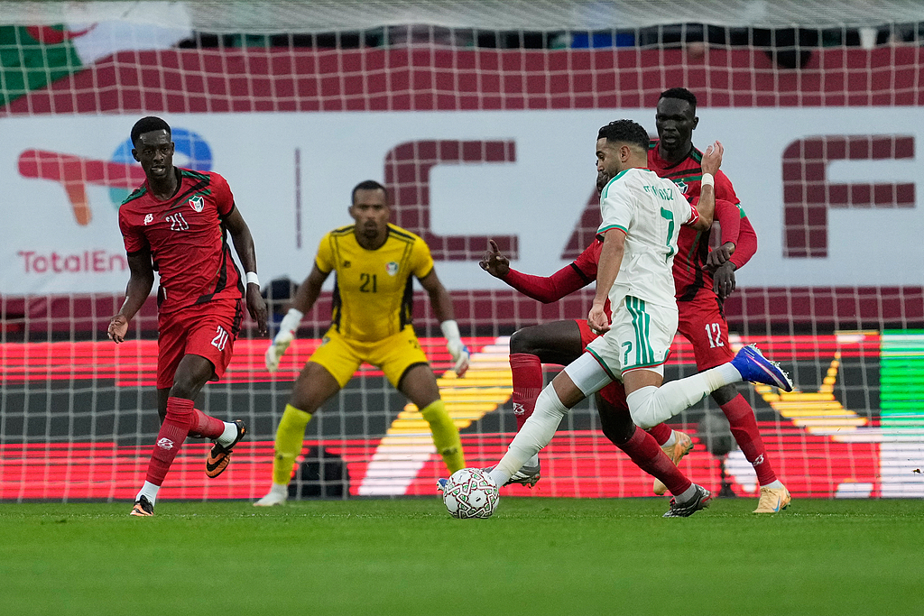 Algeria's Riyad Mahrez prepares to take a shot at goal during the AFCON 2025 group E game against Sudan, December 24, 2025. /CFP