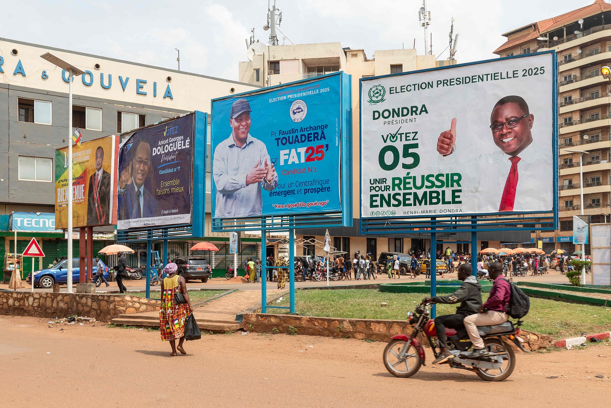 A general view of campaign billboards of Central African Republic President and presidential candidate in Bangui on December 24, 2025. /CFP