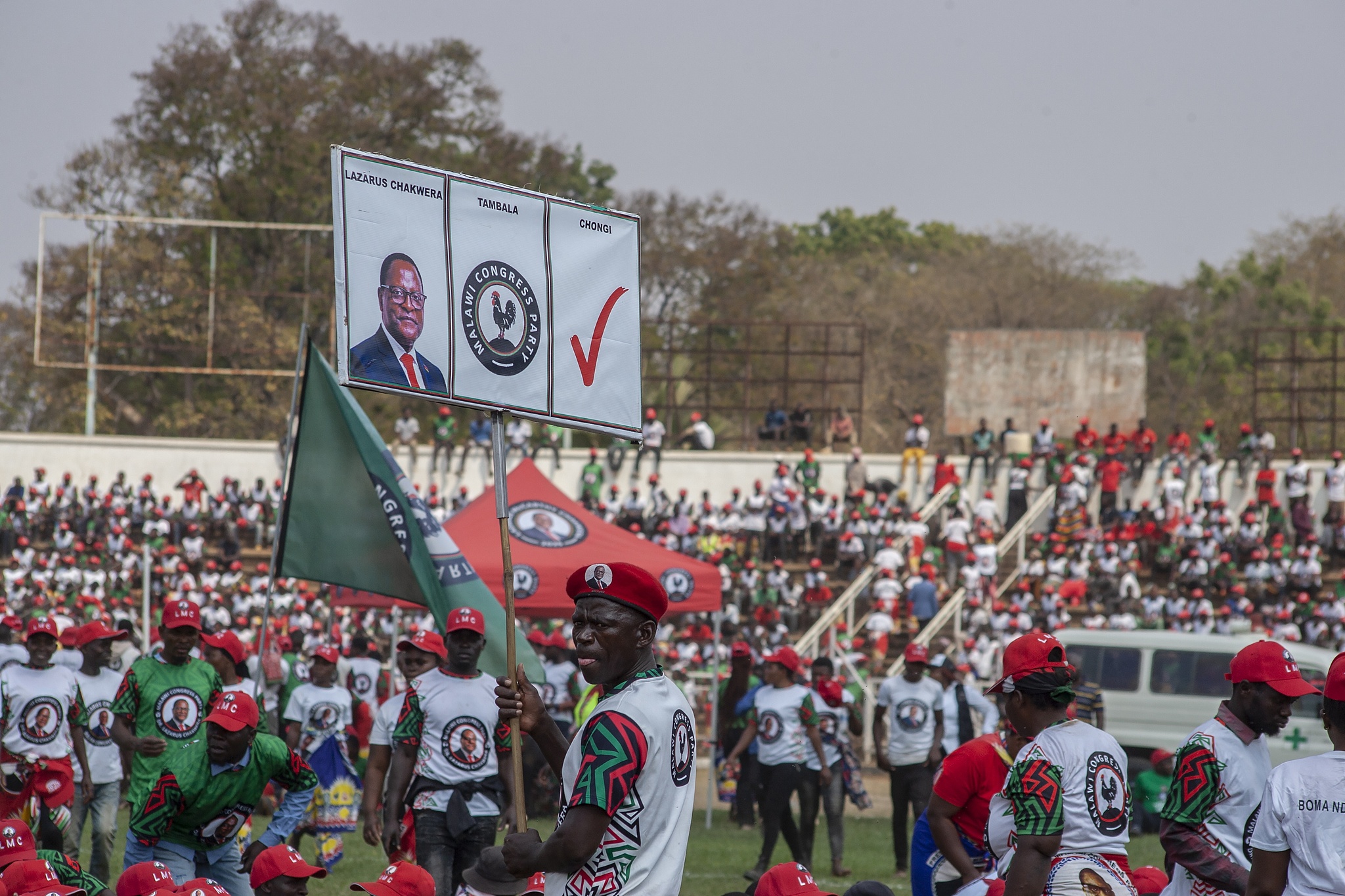 File Photo: Supporters of Malawi President Lazarus Chakwera attend his closing presidential campaign meeting in Lilongwe, Malawi, September 13, 2025. /CFP