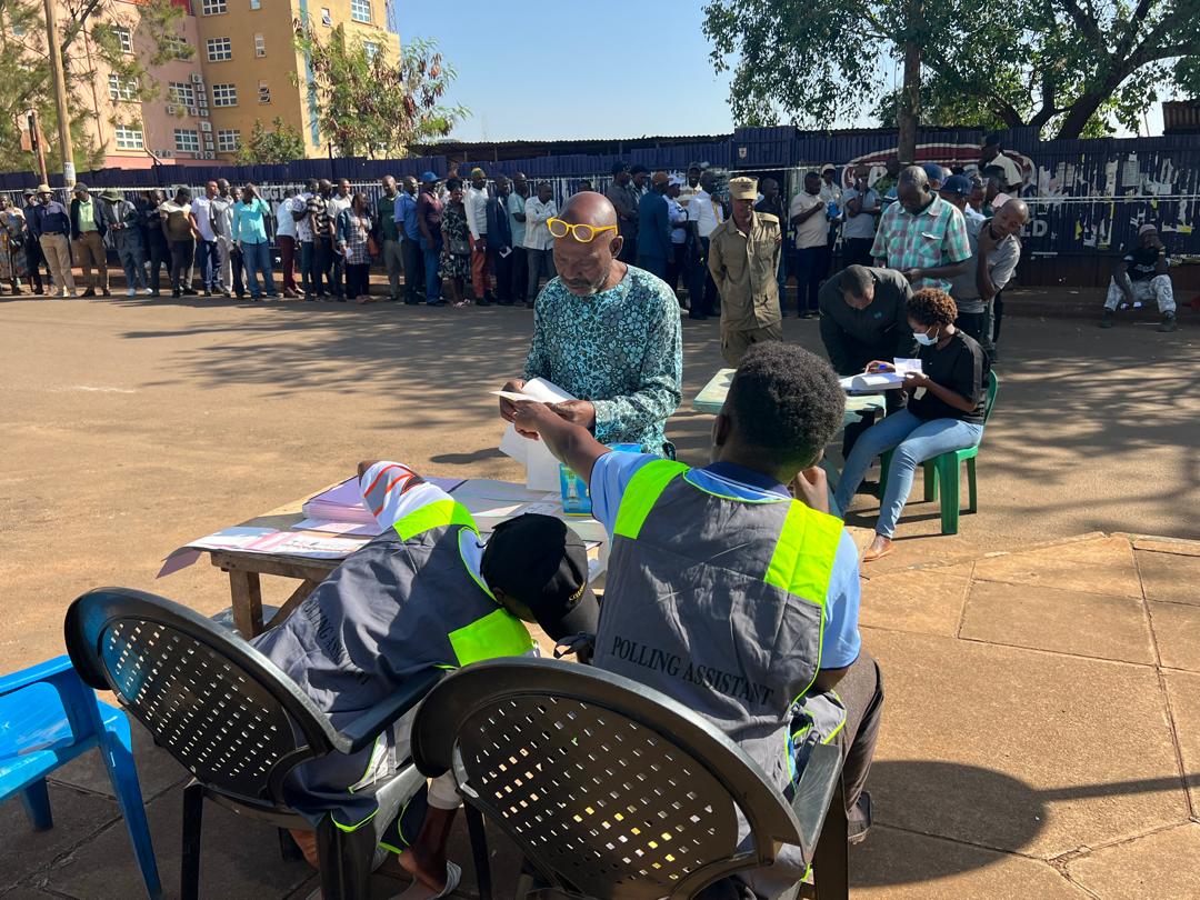 Voters in Uganda line up to vote in Kampala, January 15, 2026. /CGTN Correspondent Isabel Nakirya.