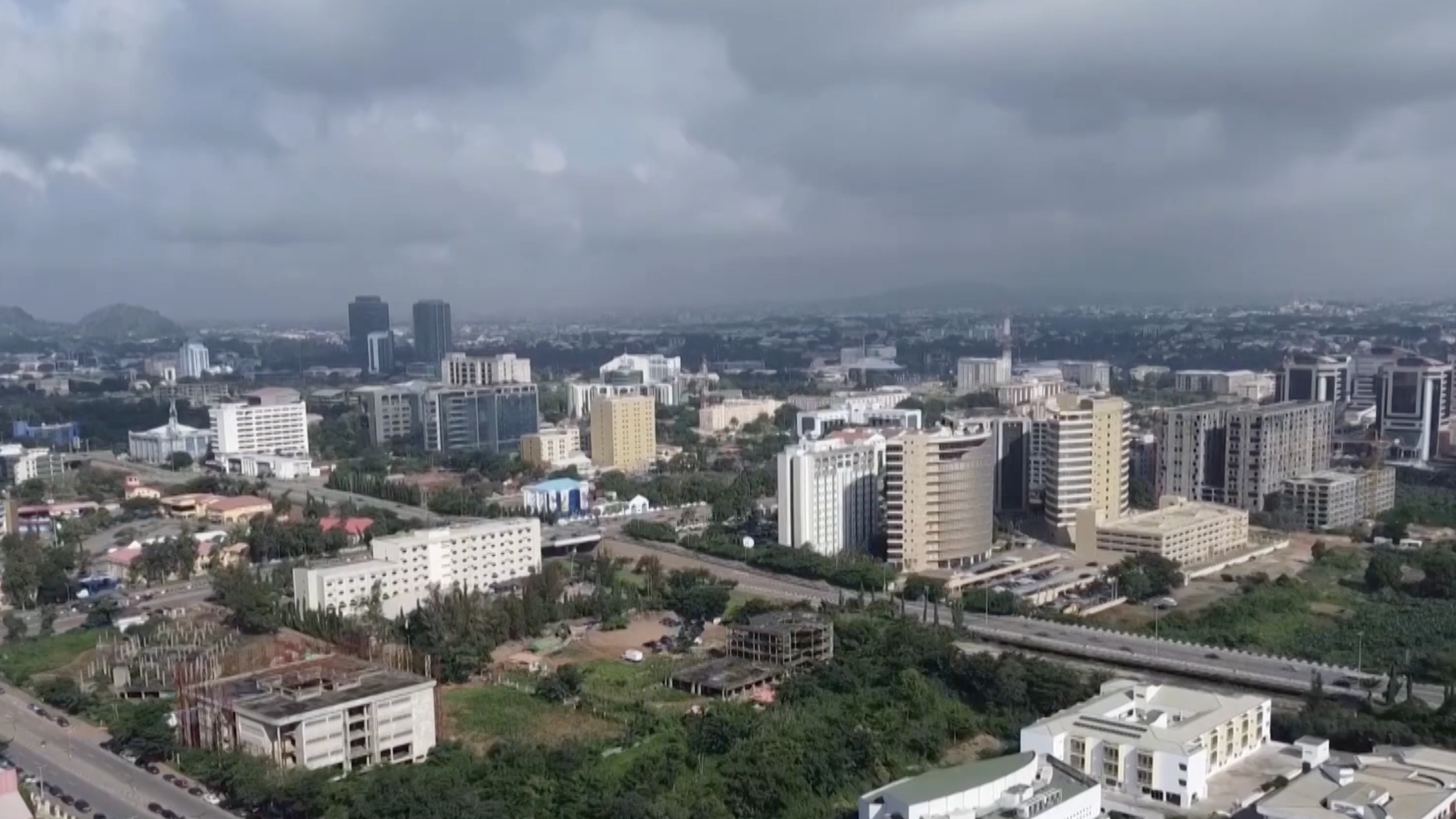 Experts caution over Nigeria's asset sales plan to attract investors