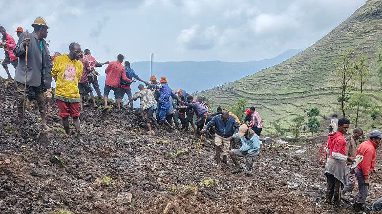 Locals search for the bodies of mudslide victims in the Gacho Baba district of the Gamo Zone in southern Ethiopia on Tuesday, March 10, 2026. /CFP