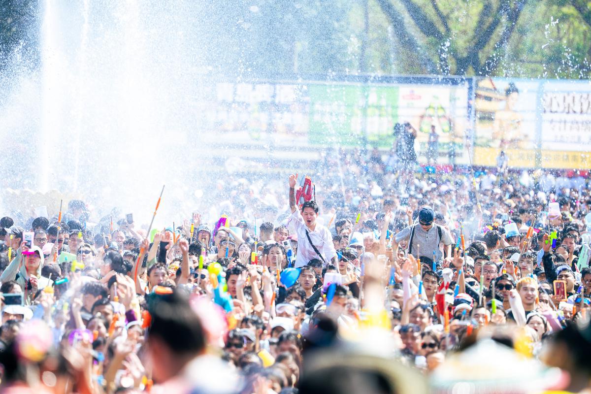 People from various ethnic groups celebrate the Water Splashing Festival in Ruili, Dehong Dai and Jingpo autonomous prefecture, Yunnan province, April 11, 2026./CFP