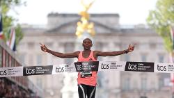 Kenya's Sawe breaks two-hour barrier with London marathon victory