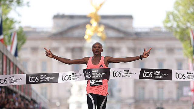 Kenya's Sawe breaks two-hour barrier with London marathon victory