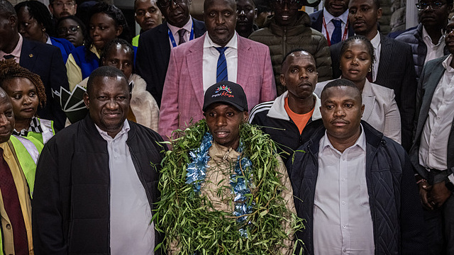 Sebastian Sawe, who set a world record at last week's London Marathon, speaks to the press as he is greeted by media and supporters on April 29, 2026 at Jomo Kenyatta International Airport in Nairobi, Kenya. /CFP