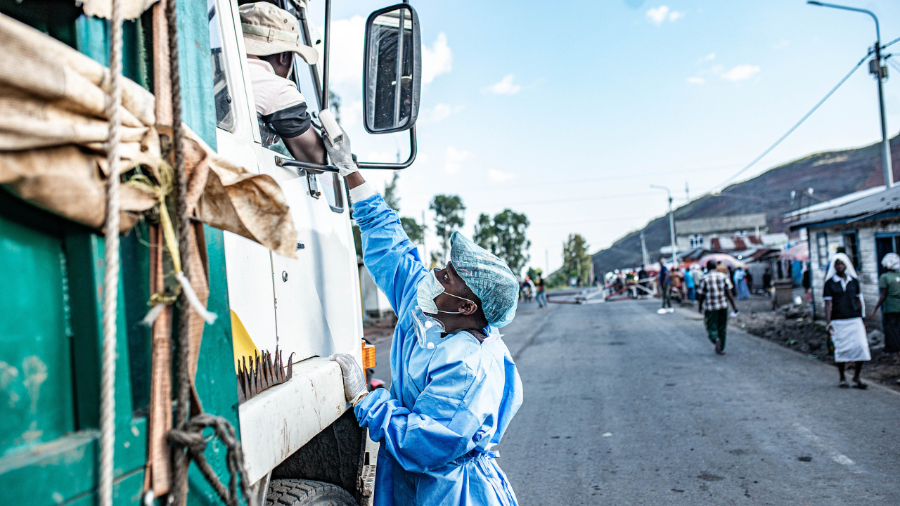 Health workers conducted temperature screenings and health checks on travelers at the Kanyaruchinya checkpoint in Goma, Democratic Republic of Congo, May 24, 2026. /CFP