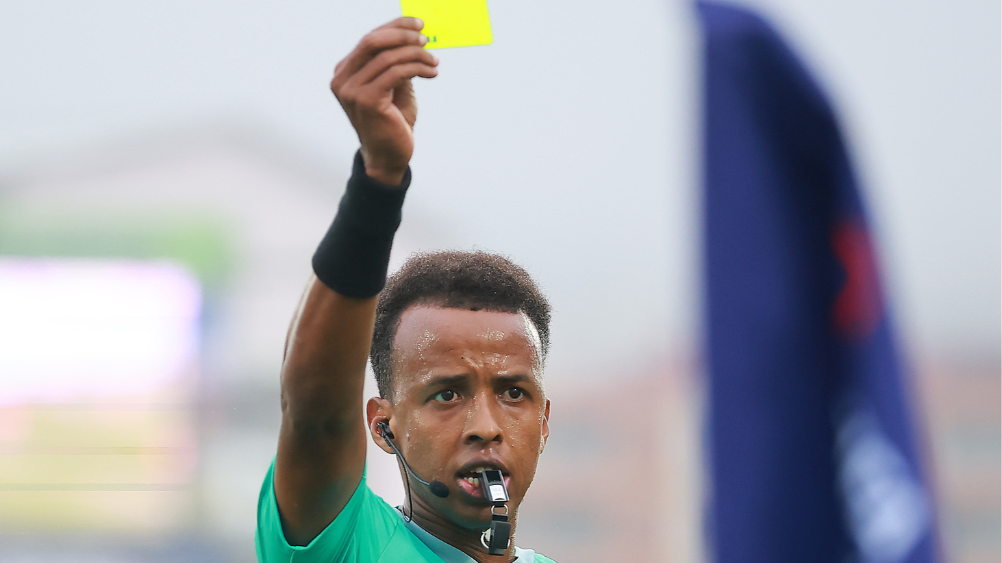 Somali referee Omar Abdulkadir Artan officiates a match between Panama faced South Korea at the FIFA U-20 World Cup in Chile, October 3, 2025. /CFP