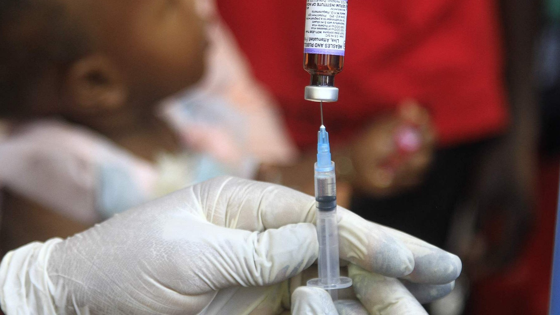 A Sudanese nurse prepares a vaccine shot in Sudan's Gedaref city on January 22, 2024, during a vaccination campaign against the measles and rubella virus. /CFP