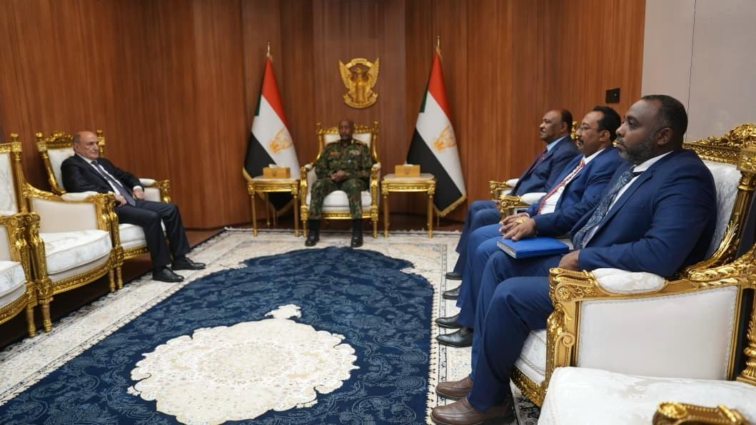 Burhan, AU envoy discuss peace talks, Khartoum office reopening