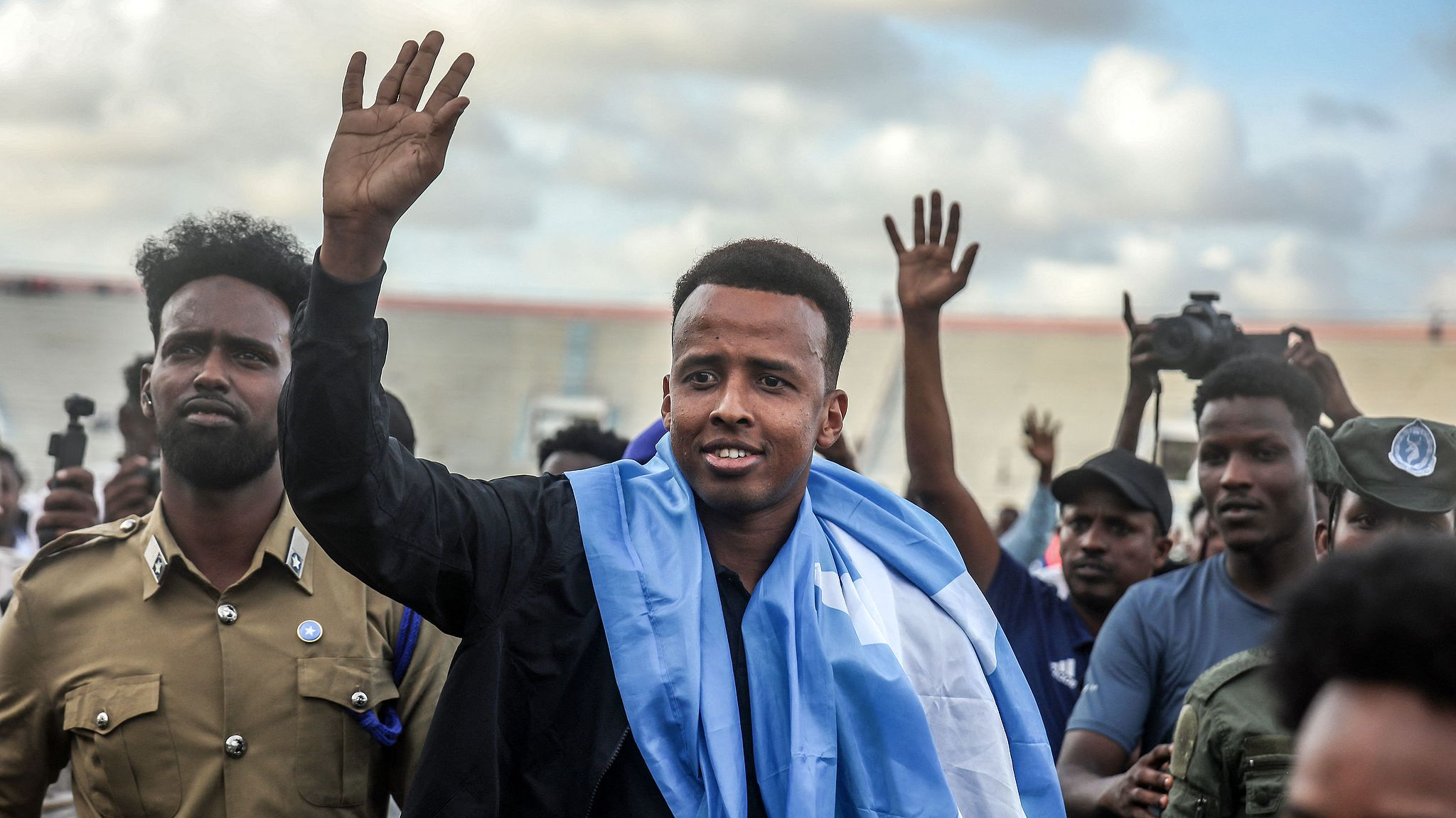 Somali referee Omar Artan, who was denied entry to the United States for the World Cup, returned to a hero's welcome in Mogadishu, Somalia, June 10, 2026. /CFP
