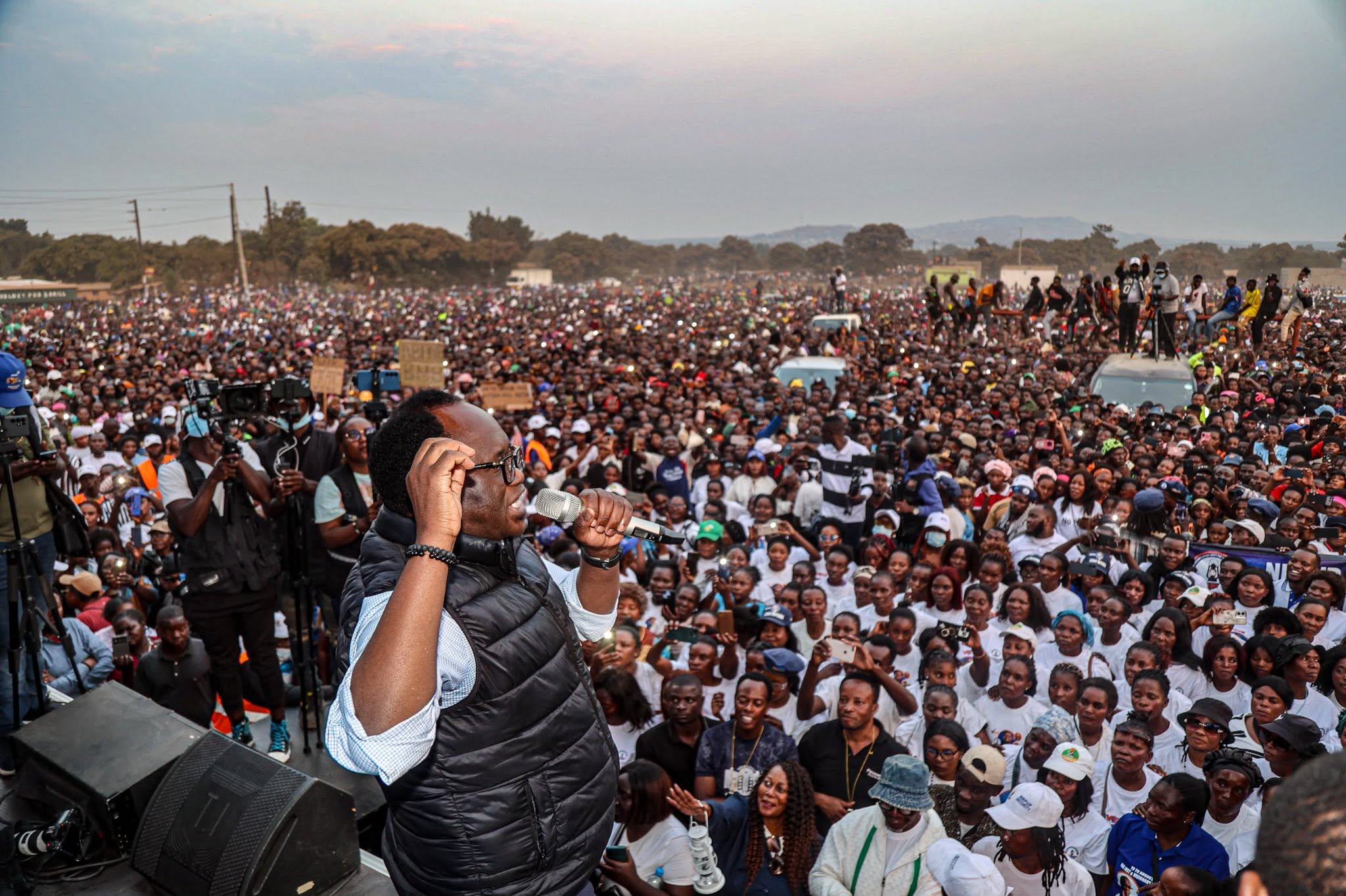 Zambian opposition leader Brian Mundubile addresses supporters at a political rally. /Brian Mundubile