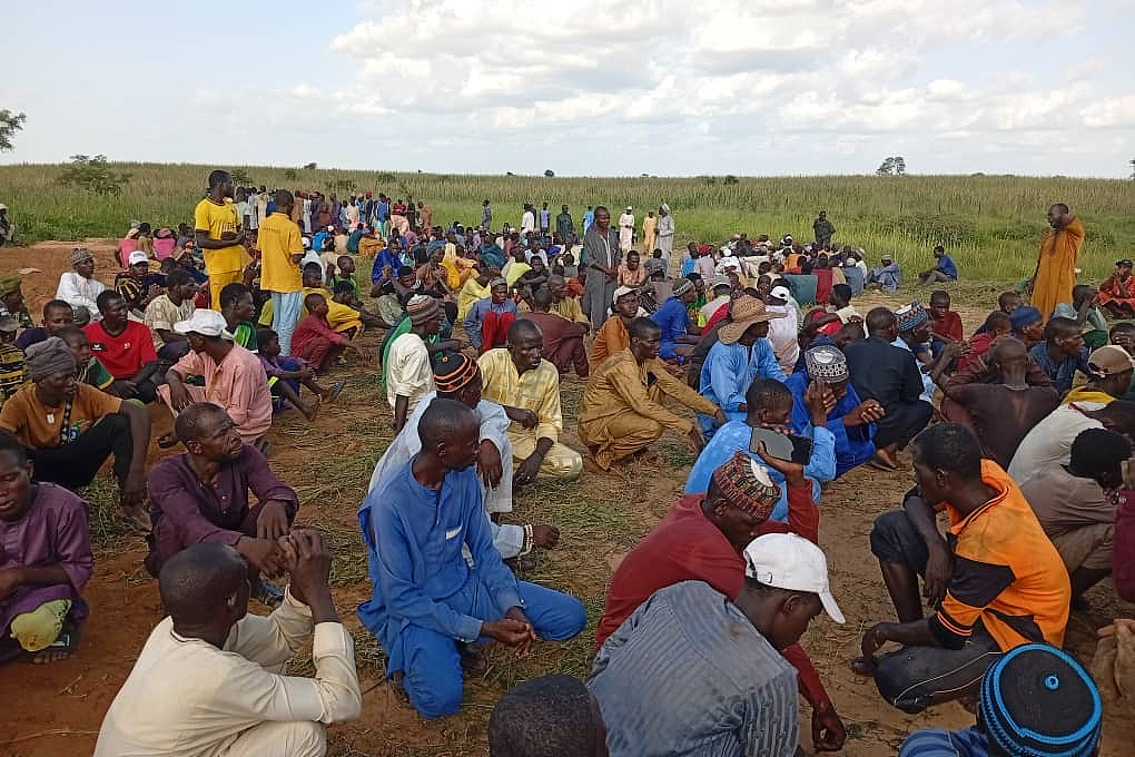 People attend a funeral for victims of a boat capsizing in Sokoto, northwestern Nigeria, Thursday, August 20, 2026. /CFP