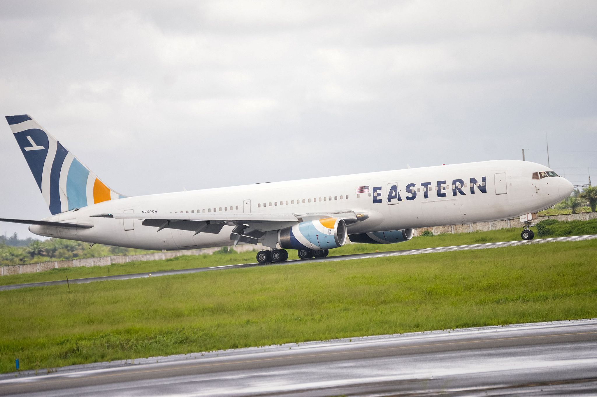 The Eastern Airline plane carrying migrants deported from the US taxies at Roberts International Airport in Harbel, some 56 km outside Liberia's capital of Monrovia, on August 20, 2026. /CFP