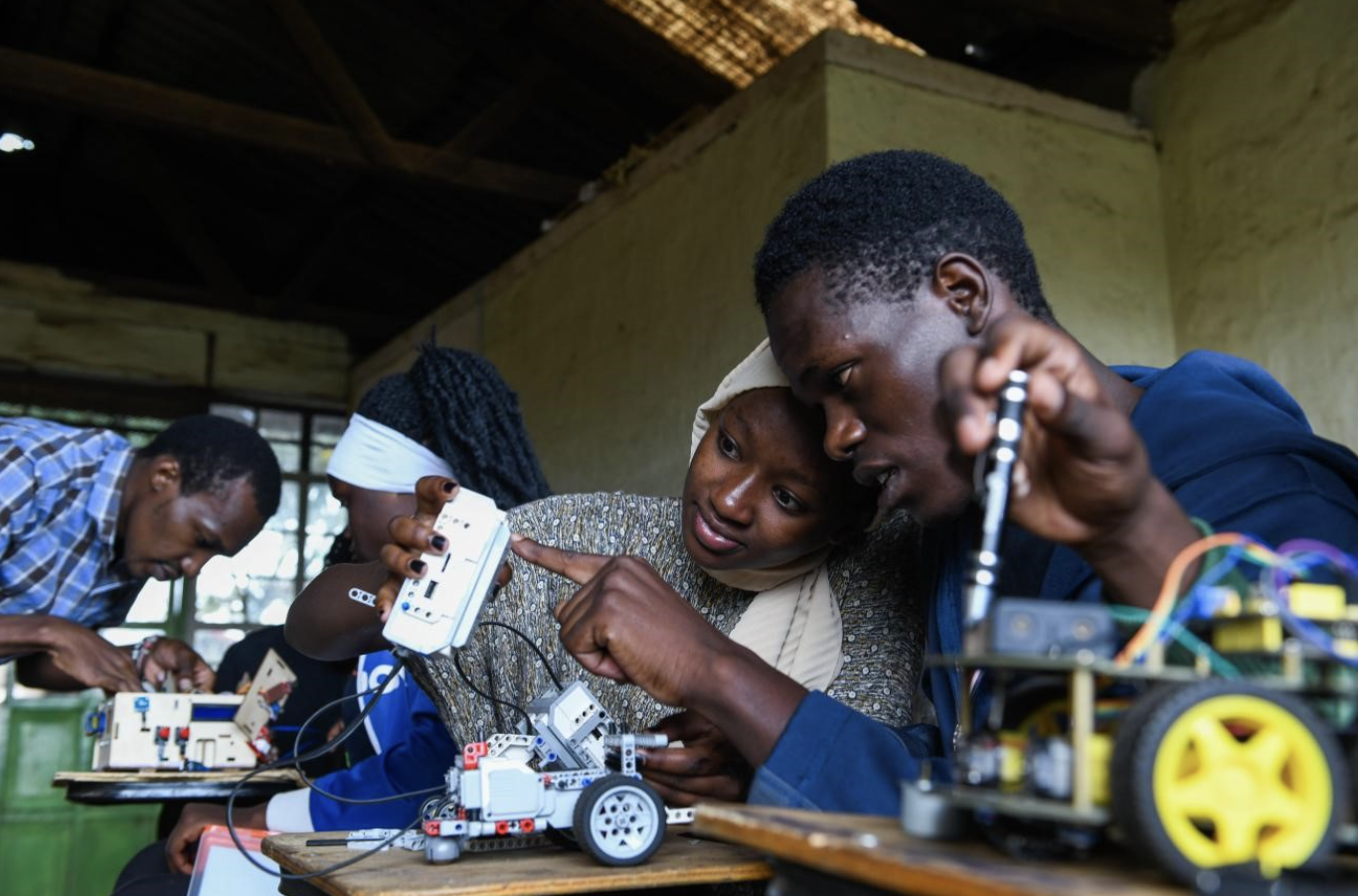 Young people living in Mathare slum learn future technologies at a robotics and coding workshop in Nairobi, Kenya, May 11, 2023. /CFP