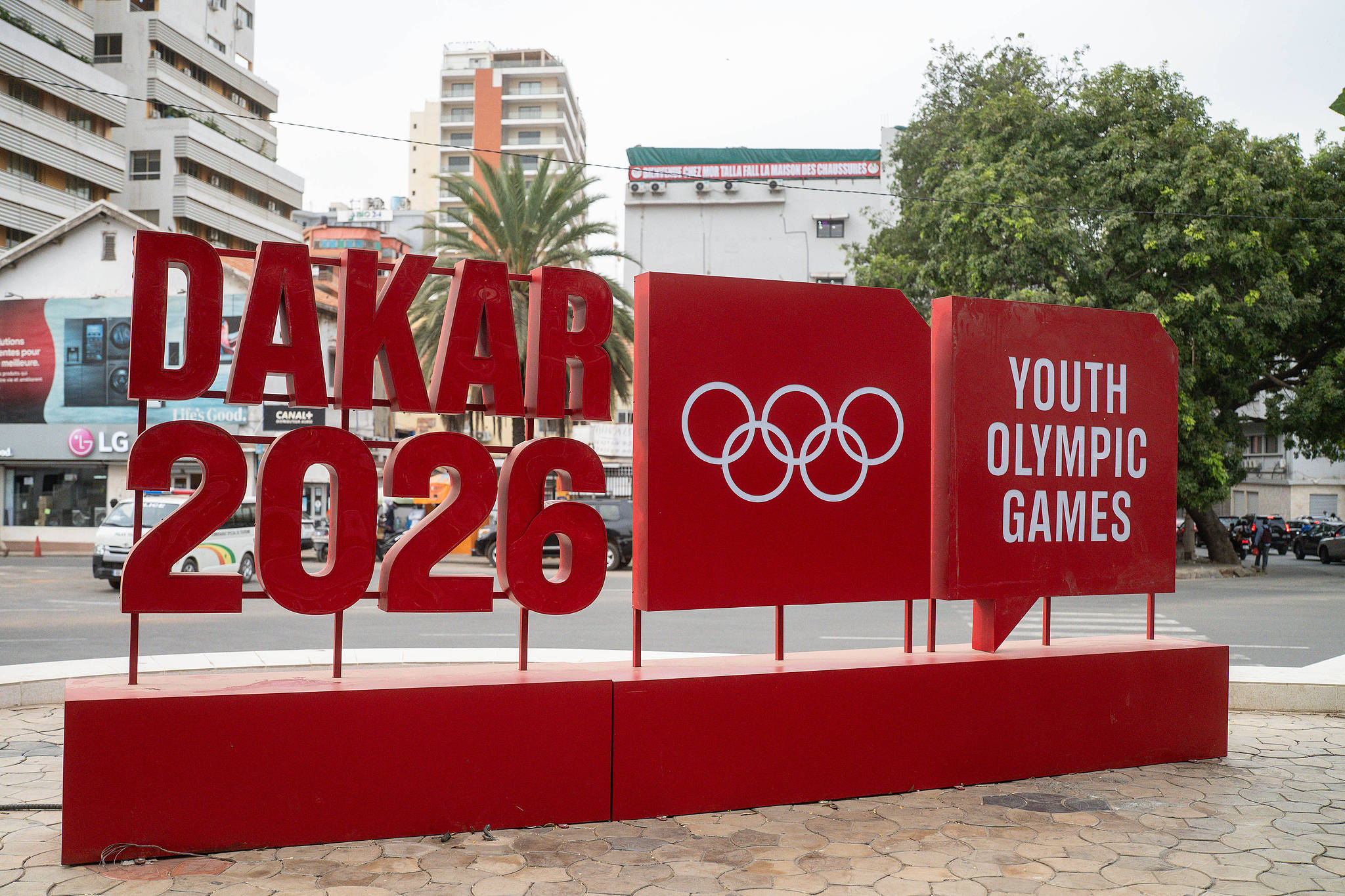 Final preparations and installation of the last panels on October 28, 2026, in Dakar, Senegal, on the eve of the opening of the Youth Olympic Games, which will be held for the first time on African soil from October 31 to November 13, 2026. /VCG